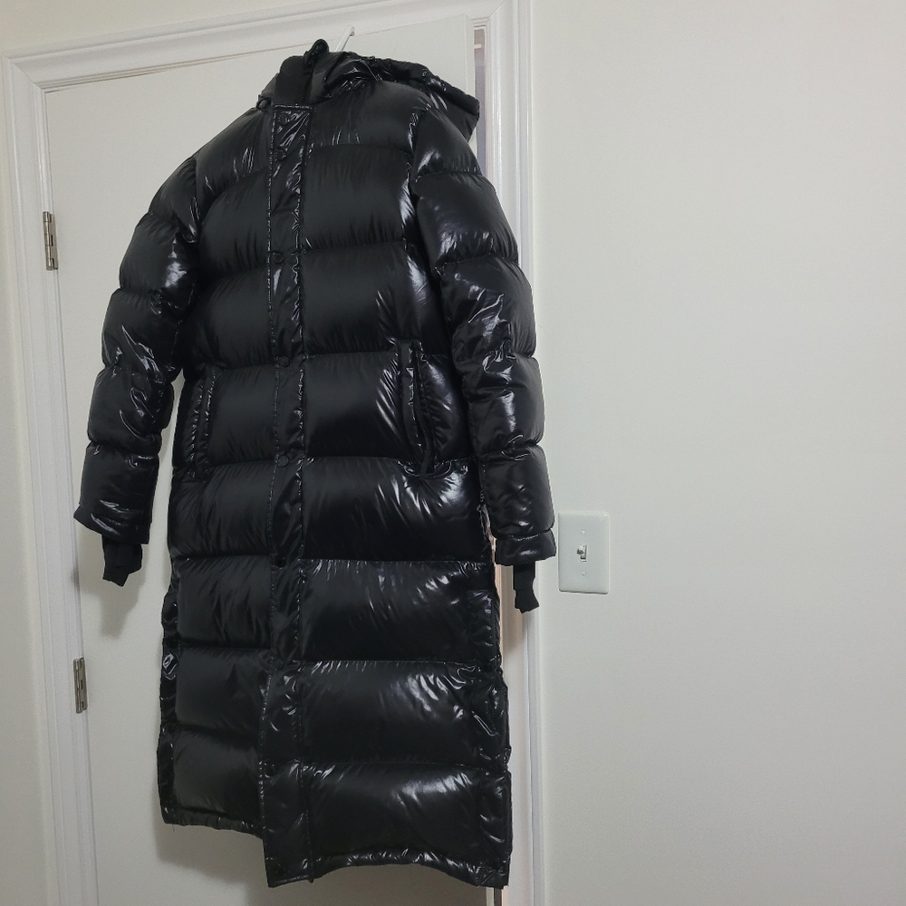 TNA SUPER PUFF LONG WOMENS SMALL SHINY BLACK